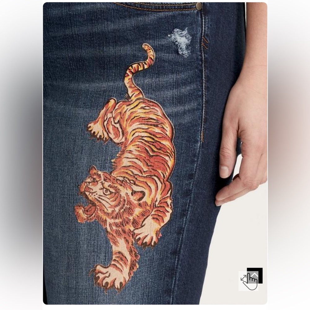 Torrid Girlfriend Oakdale Paint jeans size 24 Regular with bird and Asian tiger - Picture 5 of 14